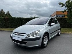 Gris Utilisé 2003 Peugeot 307 Premium Berline | 3 990 € (Prix juste)