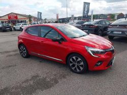 Rouge Utilisé 2023 Renault Clio V Evolution Citadine | 15 490 € (Prix juste)