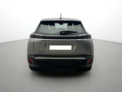 Gris Utilisé 2023 Peugeot 2008 Active SUV | 16 990 € (Prix juste)