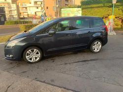 Bleu Utilisé 2012 Peugeot 5008 Allure Monospace | 7 800 € (Prix assez cher)