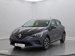 Gris Utilisé 2022 Renault Clio V Intens Berline | 15 499 € (Prix juste)