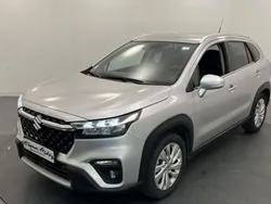 Utilisé 2023 Suzuki SX4 S-Cross SUV | 21 900 € (Prix assez cher)