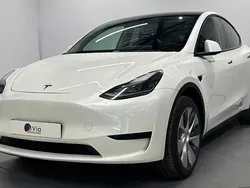 Blanc Utilisé 2024 Tesla Model Y Standard Range SUV | 34 490 €