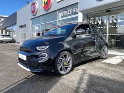 Noir Utilisé 2024 Abarth 500e Turismo Citadine | 34 990 € (Prix assez cher)