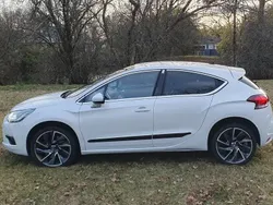 Blanc Utilisé 2015 Citroën DS4 Sport Chic Citadine | 6 990 € (Bon prix)
