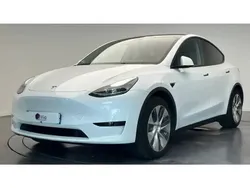 Blanc Utilisé 2023 Tesla Model Y Standard Range SUV | 33 990 € (Prix juste)