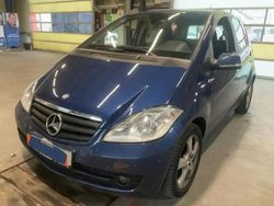 Bleu Utilisé 2011 Mercedes A180 Classic Monospace | 5 990 € (Bon prix)