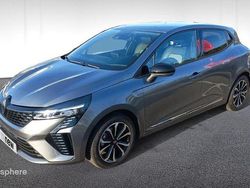 Gris Utilisé 2023 Renault Clio V Techno Berline | 19 990 € (Prix assez cher)