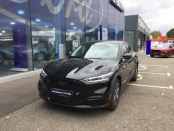 Noir Utilisé 2022 Ford Mustang Mach-E Extended Range SUV | 37 890 € (Prix juste)