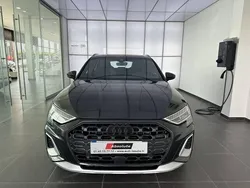 Gris manhattan métallisé Utilisé 2025 Audi A3 e-tron Design Citadine | 49 990 €