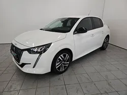 Blanc Utilisé 2024 Peugeot 208 Style Citadine | 15 790 € (Prix assez cher)