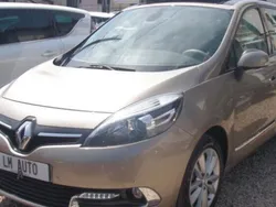 Beige Utilisé 2013 Renault Scénic III Initiale Monospace | 8 990 € (Prix assez cher)
