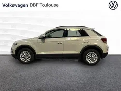 Gris Utilisé 2023 VW T-Roc Life SUV | 20 889 € (Prix juste)