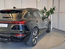 Noir mythe métallisé Utilisé 2024 Audi Q6 e-tron S-Line SUV | 93 191 € (Prix cher)