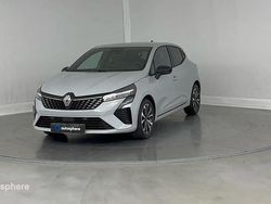 Gris Utilisé 2024 Renault Clio V Techno Berline | 17 999 € (Prix assez cher)