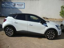 Blanc Utilisé 2024 Renault Captur Evolution SUV | 17 500 € (Prix juste)