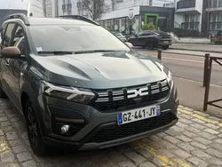 Vert Utilisé 2024 Dacia Jogger Extreme Monospace | 26 900 € (Prix juste)