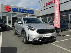 Gris Utilisé 2018 Kia Niro Premium SUV | 16 980 € (Prix juste)