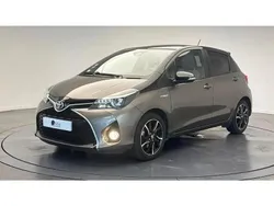 Gris Utilisé 2016 Toyota Yaris Hybrid Berline | 13 990 € (Prix juste)