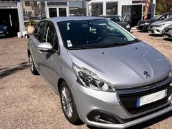 Utilisé 2017 Peugeot 208 Active Citadine | 4 990 € (Prix juste)