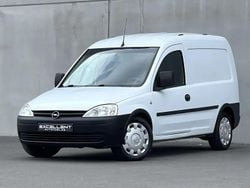 Blanc Utilisé 2011 Opel Combo Monospace | 3 950 €