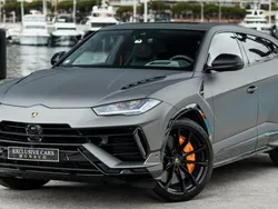 Gris Utilisé 2023 Lamborghini Urus SUV | 359 900 €