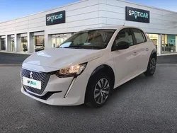 Blanc Utilisé 2023 Peugeot e-208 Active Citadine | 18 750 € (Prix juste)