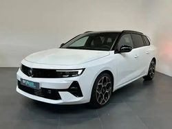 Blanc arktis/toit noir karbon Utilisé 2024 Opel Astra Break | 28 990 € (Prix assez cher)
