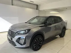 Gris Utilisé 2024 Peugeot 2008 SUV | 31 430 €