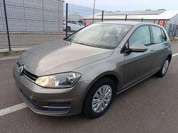 Gris Occasion 2015 VW Golf VII Trendline Berline | 11 300 € (Prix juste)
