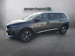 Gris Utilisé 2024 Peugeot 5008 Allure Monospace | 32 580 € (Prix juste)