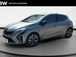 Gris Utilisé 2024 Renault Clio V Citadine | 21 990 € (Prix assez cher)