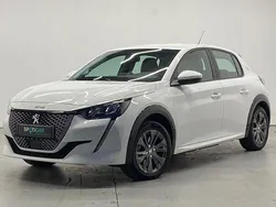 Blanc Utilisé 2021 Peugeot e-208 Style Citadine | 16 990 € (Prix assez cher)