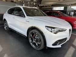 Gris Nouvelle 2024 Alfa Romeo Stelvio Competizione SUV | 71 700 €