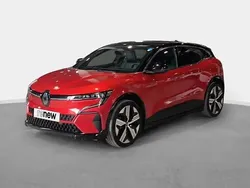 Rouge Utilisé 2023 Renault Mégane Iconic Berline | 29 500 € (Prix juste)