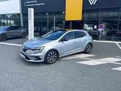 Gris Utilisé 2024 Renault Mégane IV Techno Berline | 23 890 € (Prix juste)