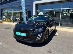 Noir Utilisé 2024 Peugeot 208 Allure Citadine | 21 990 € (Prix assez cher)