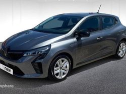 Gris Utilisé 2024 Renault Clio V Evolution Berline | 15 975 € (Prix juste)