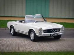 Blanc Utilisé 1965 Mercedes 230 Cabriolet | 105 591 €