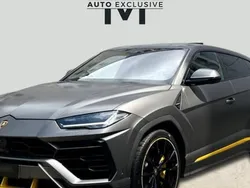 Utilisé 2022 Lamborghini Urus SUV | 305 900 €