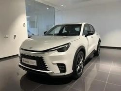 Blanc Occasion 2025 Lexus LBX SUV | 39 890 € (Prix assez cher)