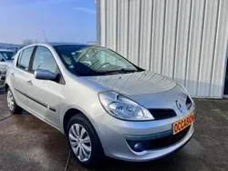 Gris Utilisé 2007 Renault Clio II Privilege Berline | 5 990 €