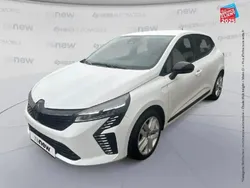 Blanc Utilisé 2024 Renault Clio V Evolution Berline | 15 499 € (Prix juste)