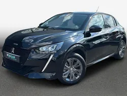 Noir Utilisé 2022 Peugeot e-208 Allure Citadine | 17 150 € (Prix juste)