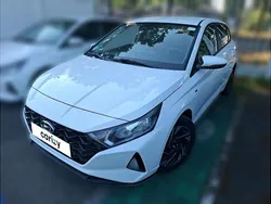 Blanc Utilisé 2021 Hyundai i20 Berline | 13 990 € (Prix juste)