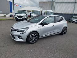 Gris platine Utilisé 2023 Renault Clio V Evolution Citadine | 16 390 € (Prix juste)