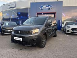 Gris platinum mã©tal Utilisé 2023 Peugeot Partner S Van | 20 499 €