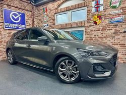 Noir Occasion 2022 Ford Focus ST-Line Berline | 21 507 € (Prix assez cher)
