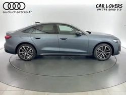 Bleu Nouvelle 2025 Audi A5 S-Line Coupé | 68 990 € (Super prix)
