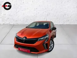 Orange Utilisé 2024 Renault Clio V Evolution Berline | 14 490 € (Bon prix)